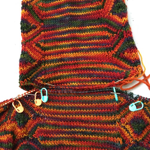 24 stitches from the body, below, will be grafted to 24 stitches from the sleeve to join them at the yoke