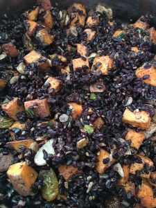 A meal made with black rice after extracting dye