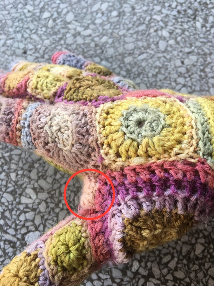 thumb web of patchwork gloves