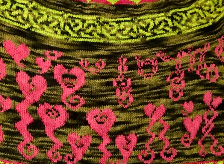 Celtic knots in knitted garment