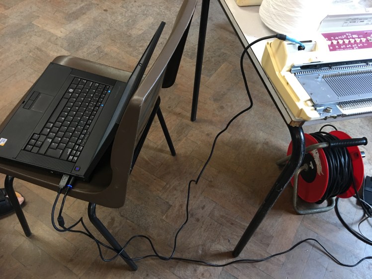 Cable connection for IMG2Track with Brother knitting machine