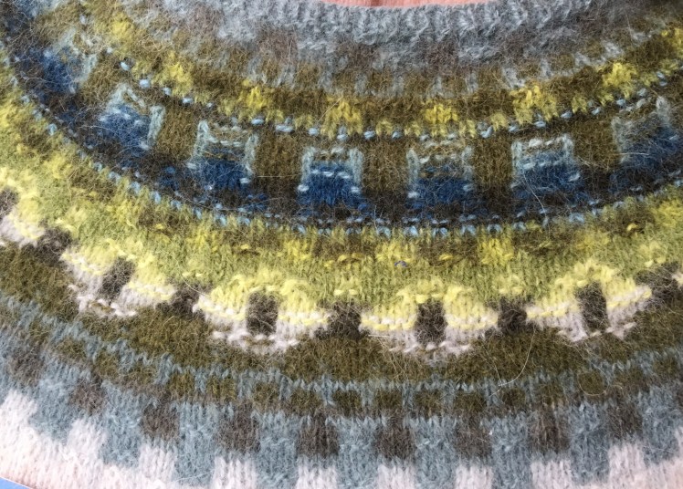 Subtle ways to emphasize color in Bohus knitting