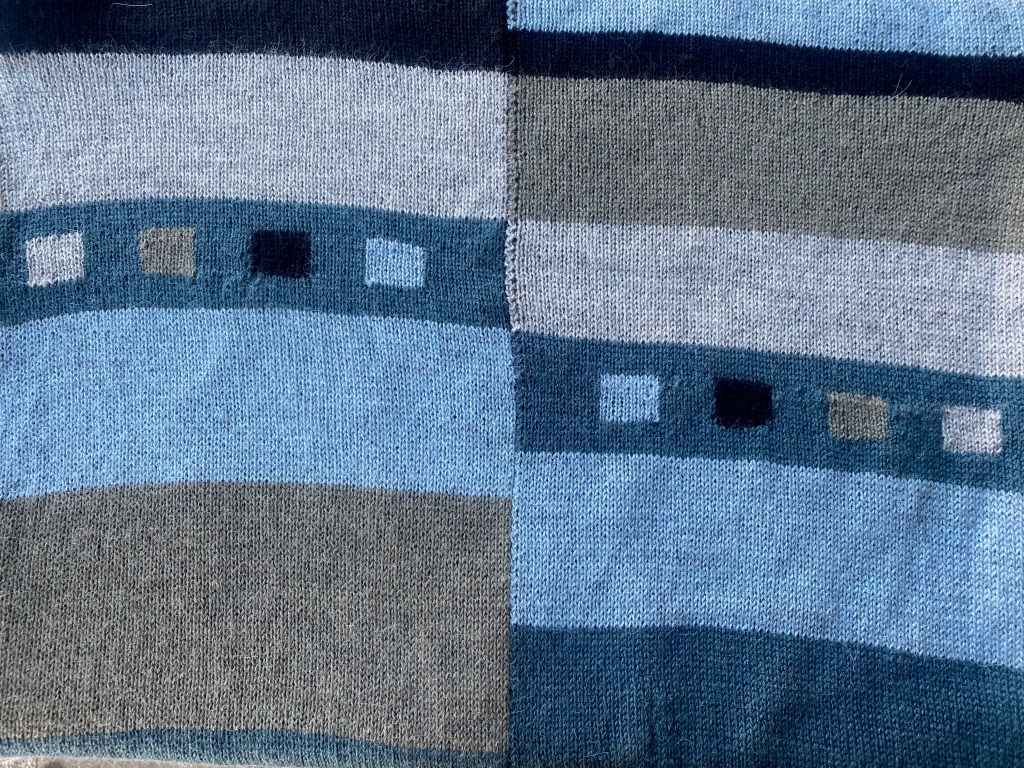 Machine knit intarsia boxes